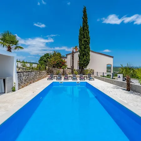 Vistas - Luxury Apartment *